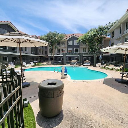 La Quinta By Wyndham Dallas - Addison Galleria מראה חיצוני תמונה