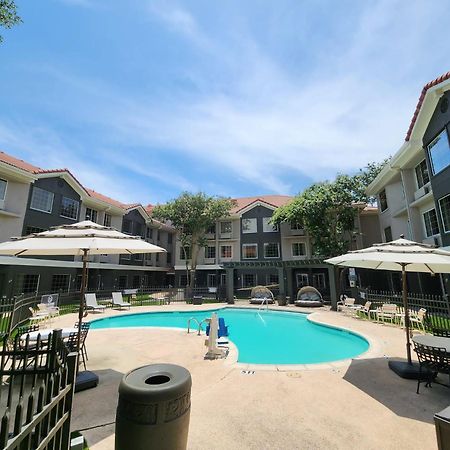 La Quinta By Wyndham Dallas - Addison Galleria מראה חיצוני תמונה