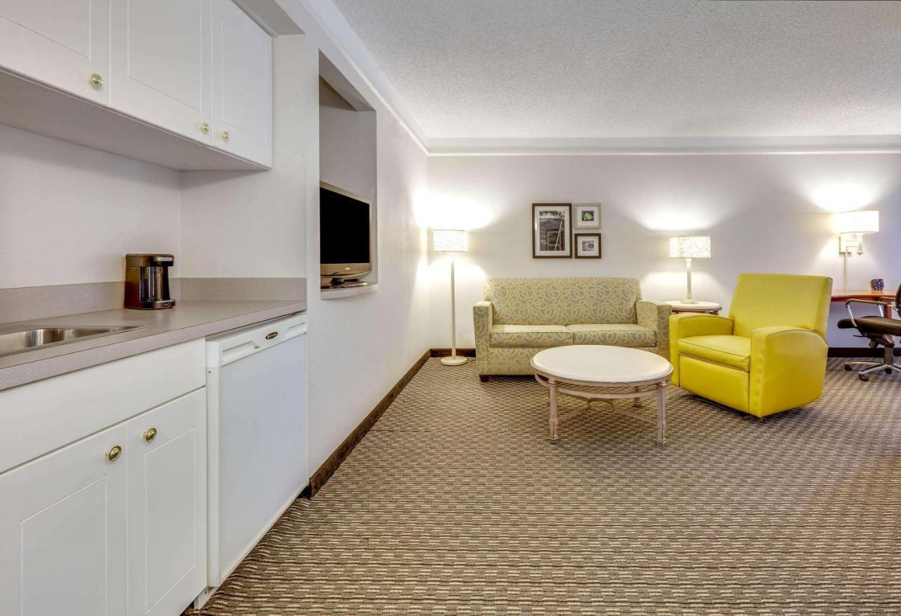 La Quinta By Wyndham Dallas - Addison Galleria מראה חיצוני תמונה