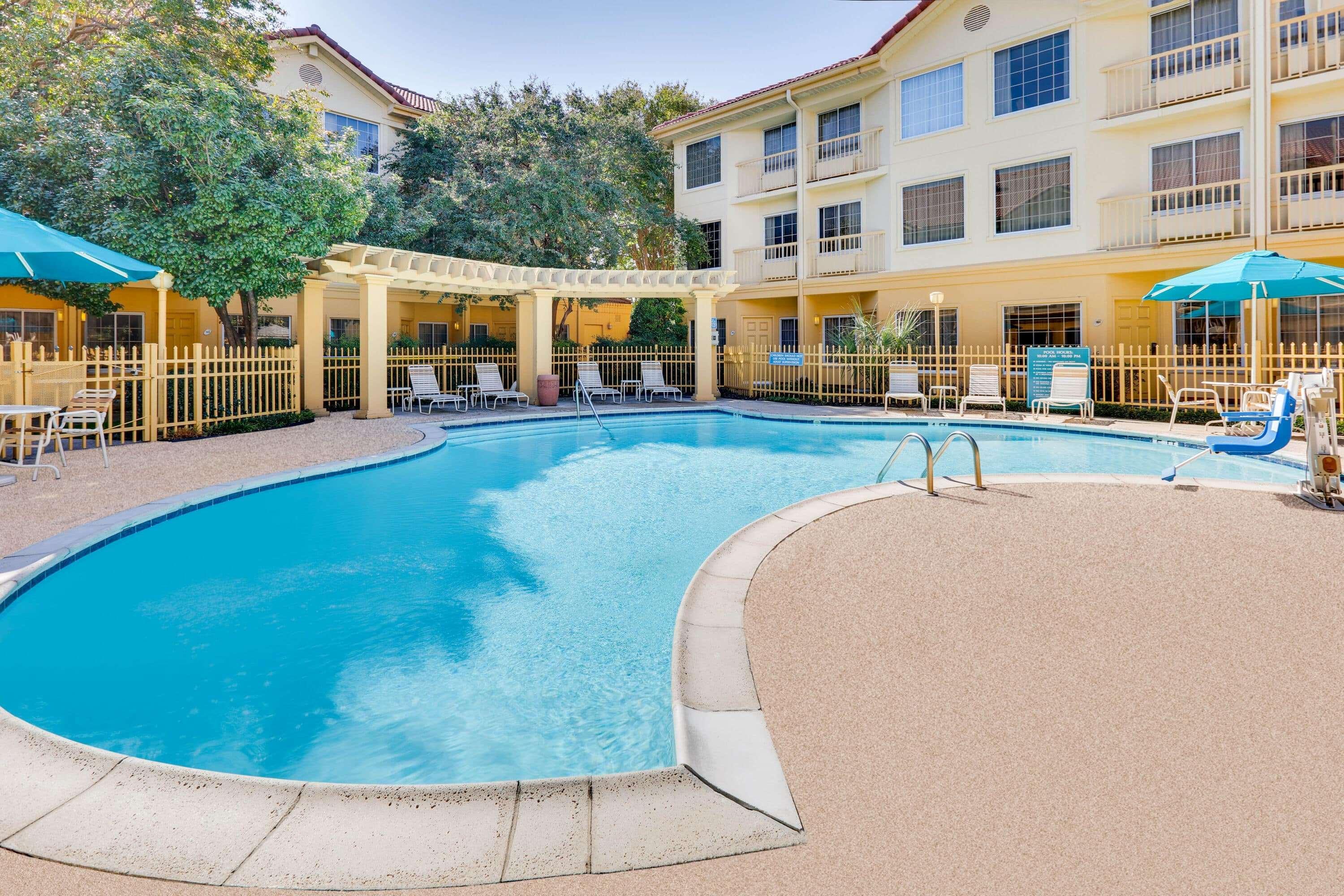 La Quinta By Wyndham Dallas - Addison Galleria מראה חיצוני תמונה