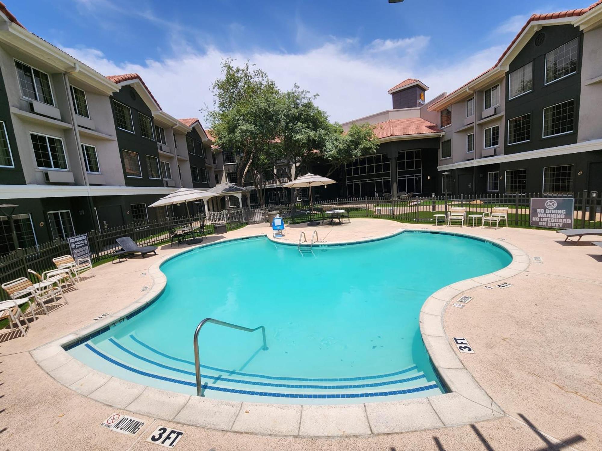 La Quinta By Wyndham Dallas - Addison Galleria מראה חיצוני תמונה